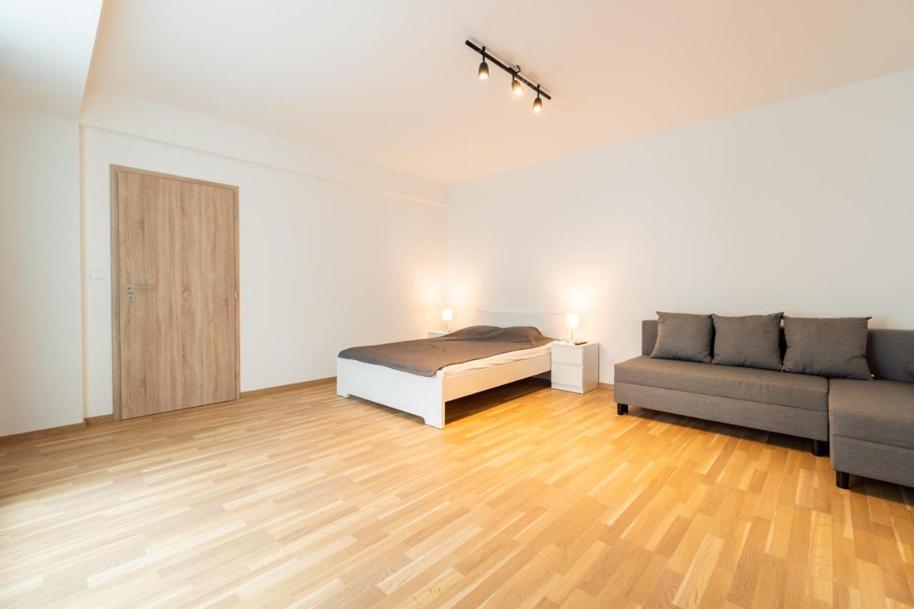 Brand New Two Room Apartment #64 In Elite Rezidence With Free Secure Parking 프라하 외부 사진