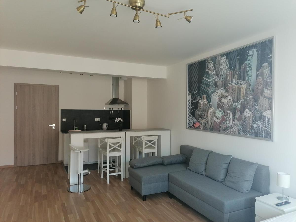 Brand New Two Room Apartment #64 In Elite Rezidence With Free Secure Parking 프라하 외부 사진